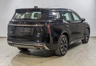 Новый Hongqi HS7 2025 (2 фото)