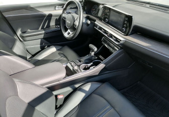 Подержанный автомобиль Kia K5 2021 года (9 фото)