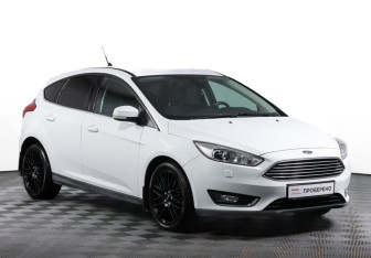 Подержанный автомобиль Ford Focus Hatchback 2017 года (3 фото)