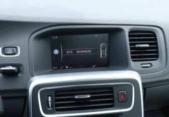 Подержанный автомобиль Volvo S60 2017 года (16 фото)
