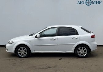 Подержанный автомобиль Chevrolet Lacetti Hatchback 2012 года (5 фото)