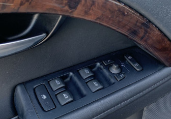 Подержанный автомобиль Volvo S80 2013 года (12 фото)
