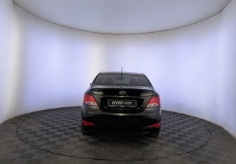 Подержанный автомобиль Hyundai Solaris Sedan 2015 года (6 фото)