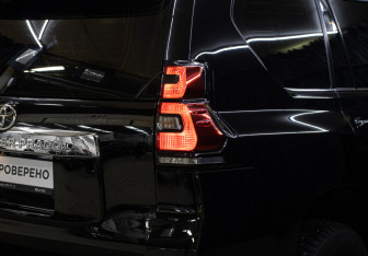 Подержанный автомобиль Toyota Land Cruiser Prado 2020 года (23 фото)