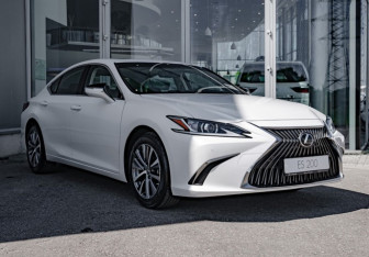 Новый Lexus ES 2025 (3 фото)