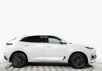 Подержанный автомобиль Changan UNI-K 2023 года (3 фото)