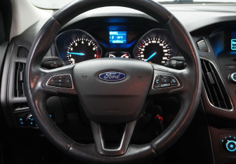 Подержанный автомобиль Ford Focus Sedan 2019 года (12 фото)