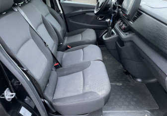 Подержанный автомобиль Renault Trafic 2021 года (9 фото)