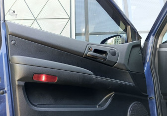 Подержанный автомобиль SsangYong Kyron 2011 года (16 фото)