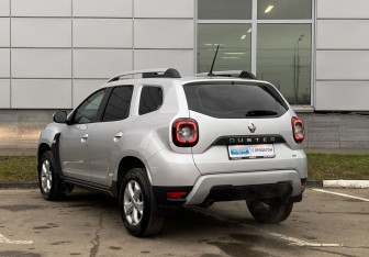Подержанный автомобиль Renault Duster 2021 года (7 фото)