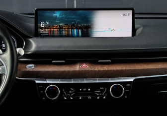 Подержанный автомобиль Genesis G80 2021 года (15 фото)