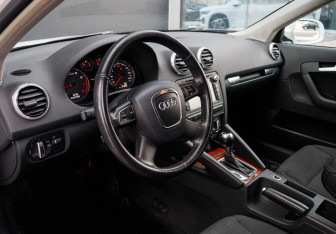 Подержанный автомобиль Audi A3 Hatchback 2012 года (14 фото)