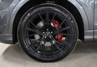 Подержанный автомобиль Audi Q8 2019 года (28 фото)