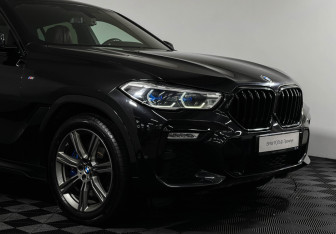 Подержанный автомобиль BMW X6 2020 года (23 фото)