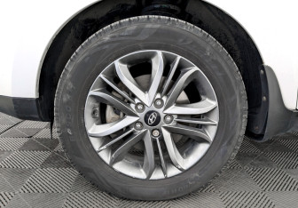 Подержанный автомобиль Hyundai ix35 2014 года (18 фото)