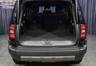 Подержанный автомобиль Toyota Land Cruiser Prado 2024 года (11 фото)