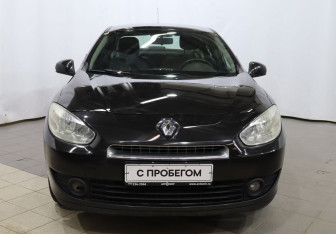 Подержанный автомобиль Renault Fluence 2012 года (2 фото)