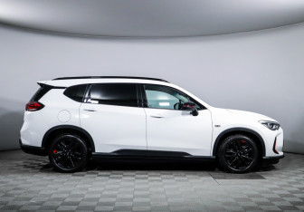 Подержанный автомобиль Chevrolet Orlando 2022 года (4 фото)