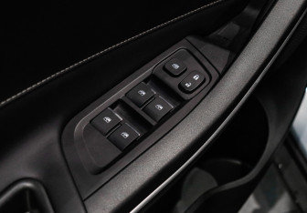 Подержанный автомобиль Москвич 3 2024 года (18 фото)