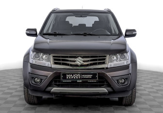 Подержанный автомобиль Suzuki Grand Vitara 2015 года (2 фото)