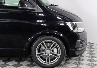 Подержанный автомобиль Volkswagen Caravelle 2019 года (15 фото)