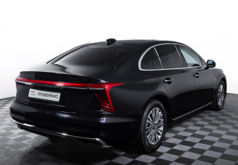 Подержанный автомобиль Hongqi H5 2023 года (5 фото)
