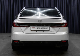 Новый Toyota Camry Sedan 2024 (6 фото)