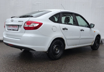 Подержанный автомобиль LADA (ВАЗ) Granta Sedan 2016 года (5 фото)