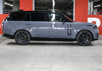 Подержанный автомобиль Land Rover Range Rover 2022 года (4 фото)