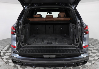 Подержанный автомобиль BMW X5 2021 года (9 фото)