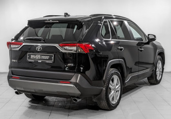 Подержанный автомобиль Toyota RAV4 2019 года (5 фото)