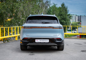 Подержанный автомобиль Voyah Free 2022 года (5 фото)