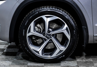 Подержанный автомобиль Geely Monjaro 2021 года (15 фото)