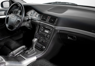 Подержанный автомобиль Volvo S80 1999 года (10 фото)