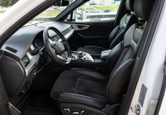 Подержанный автомобиль Audi Q7 2019 года (16 фото)