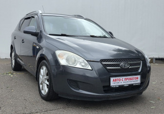 Подержанный автомобиль Kia Ceed Wagon 2008 года (3 фото)