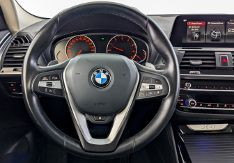 Подержанный автомобиль BMW X4 2020 года (21 фото)