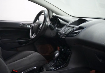 Подержанный автомобиль Ford Fiesta Hatchback 2018 года (12 фото)