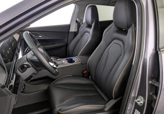 Подержанный автомобиль Omoda C5 2024 года (20 фото)