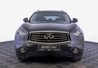 Подержанный автомобиль Infiniti QX70 2016 года (2 фото)