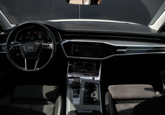 Подержанный автомобиль Audi A6 Sedan 2021 года (11 фото)