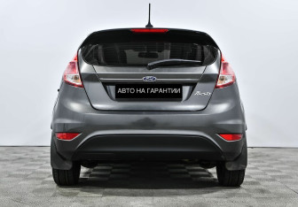 Подержанный автомобиль Ford Fiesta Hatchback 2018 года (4 фото)