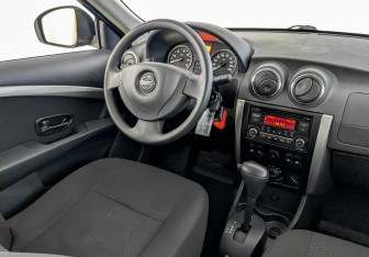 Подержанный автомобиль Nissan Almera Sedan 2017 года (26 фото)