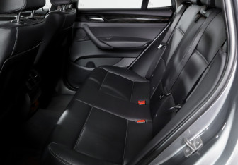 Подержанный автомобиль BMW X3 2014 года (10 фото)