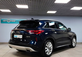 Подержанный автомобиль Infiniti QX50 2018 года (5 фото)