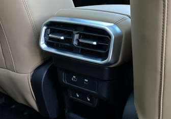 Подержанный автомобиль Jetour T2 2024 года (28 фото)