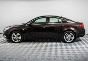 Подержанный автомобиль Opel Insignia Sedan 2011 года (8 фото)
