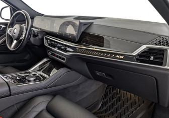 Подержанный автомобиль BMW X6 2023 года (13 фото)