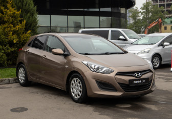Подержанный автомобиль Hyundai i30 Hatchback 2013 года (2 фото)