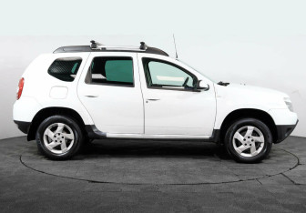 Подержанный автомобиль Renault Duster 2014 года (4 фото)